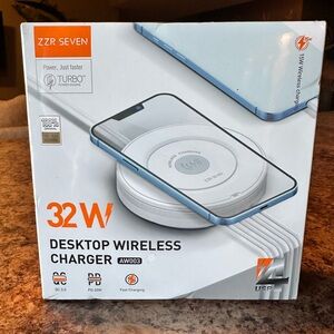 Desktop wireless charger NWT